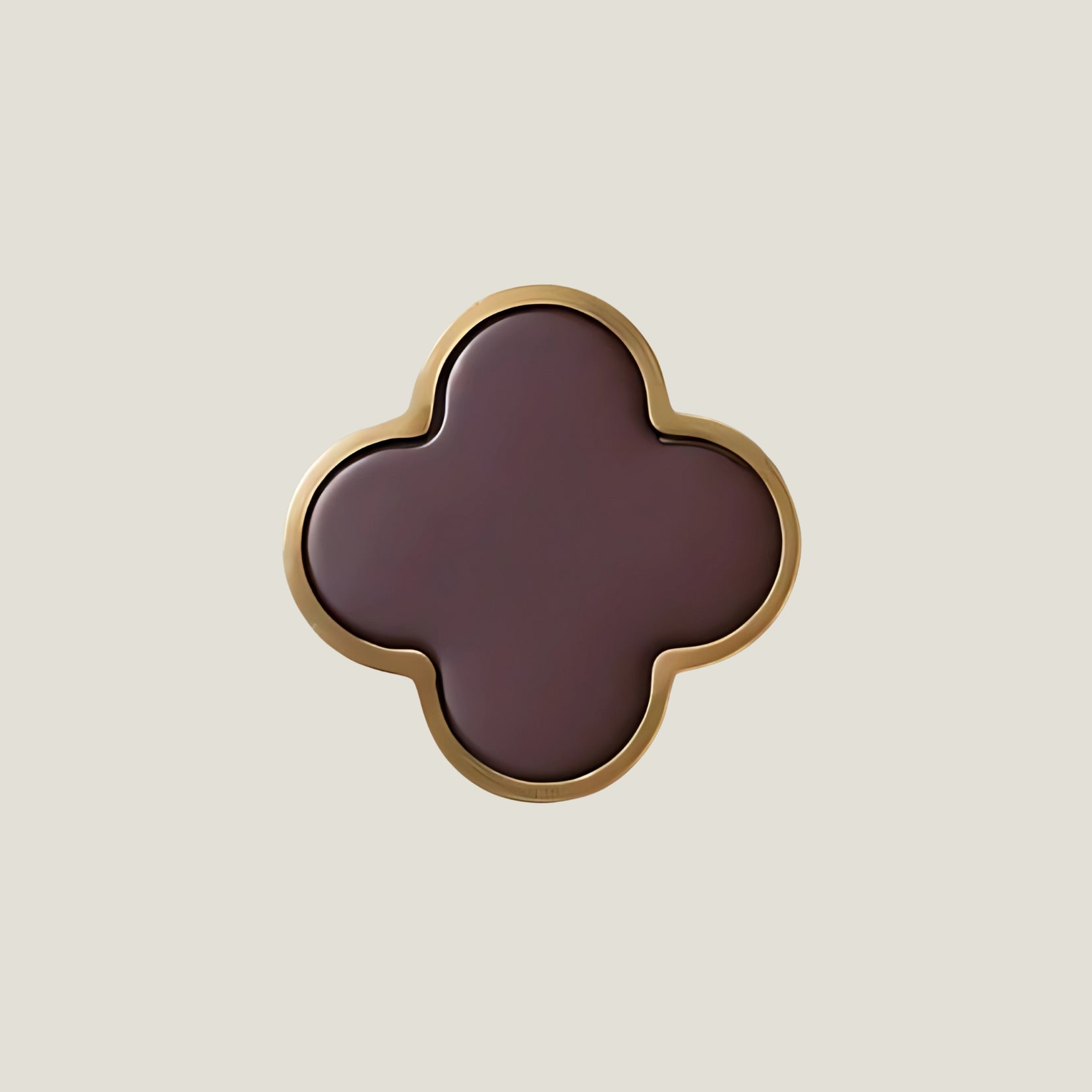 Charmant by Love Hohm in Bordeaux design on a beige background