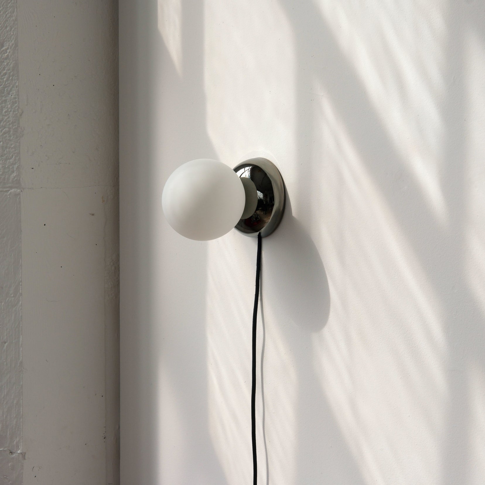 Noir Sconce